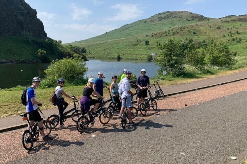 E-bike tour of Palace, Parliament and Edinburgh's hidden castle