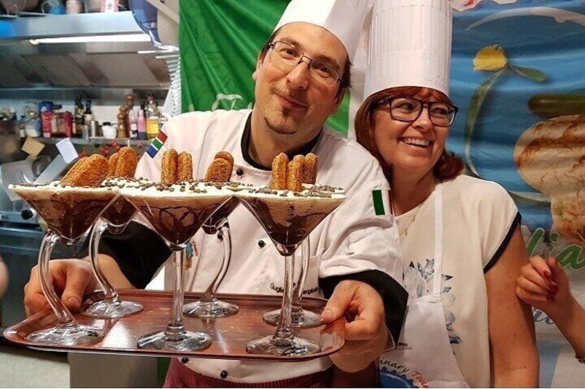 Small Group Ice Cream Making Class in Sorrento