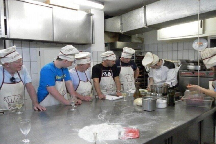 Small Group Ice Cream Making Class in Sorrento