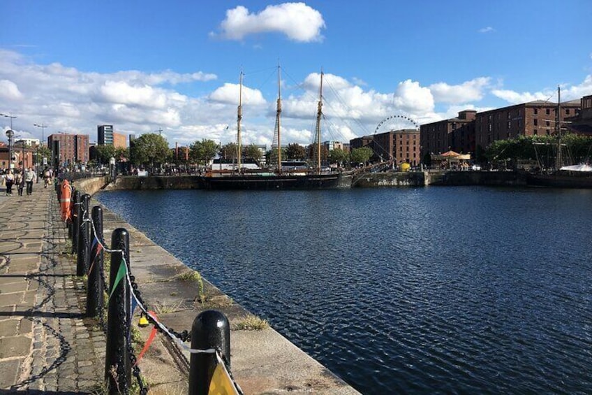 Welcome to Liverpool: Private Half-Day Highlights Walking Tour