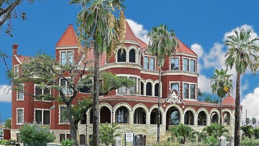 Galveston Mansions and Murder Walking Tour