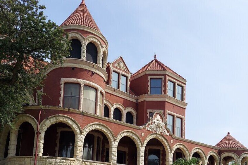 Galveston Mansions and Murder Walking Tour 