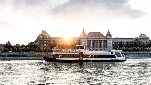 Budapest: Premium aftenkrydstogt med Tokaj Frizzante