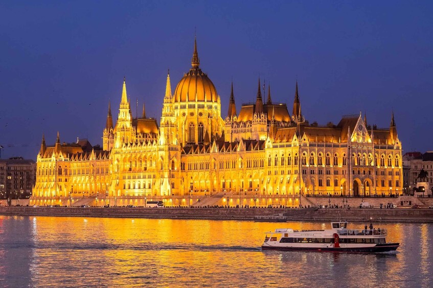 Picture 21 for Activity Budapest: Premium Evening Cruise with Tokaj Frizzante