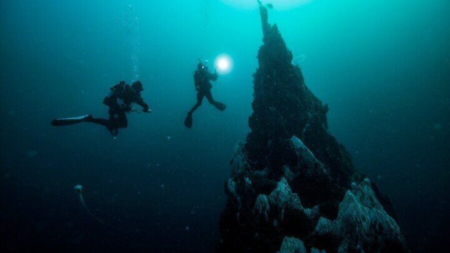 PADI Deep Diver Specialty Course in Al Dana Island