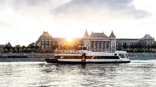 Budapest: Crucero diurno Premium con Tokaj Frizzante