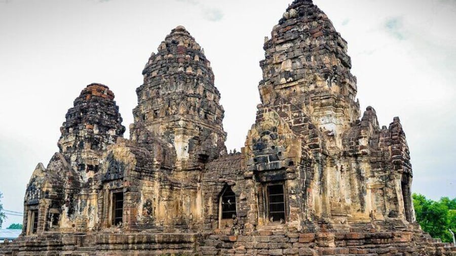 Lopburi Monkey Temple & Ayutthaya Old City Tour From Bangkok