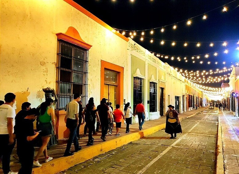 Picture 1 for Activity Campeche: Mexican Tales Theatrical Performance Walking Tour