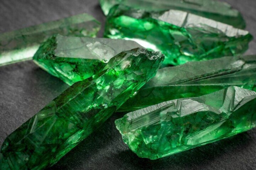 medium quality emeralds