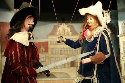 Brussels: Pertunjukan Boneka Pribadi The Three Musketeers