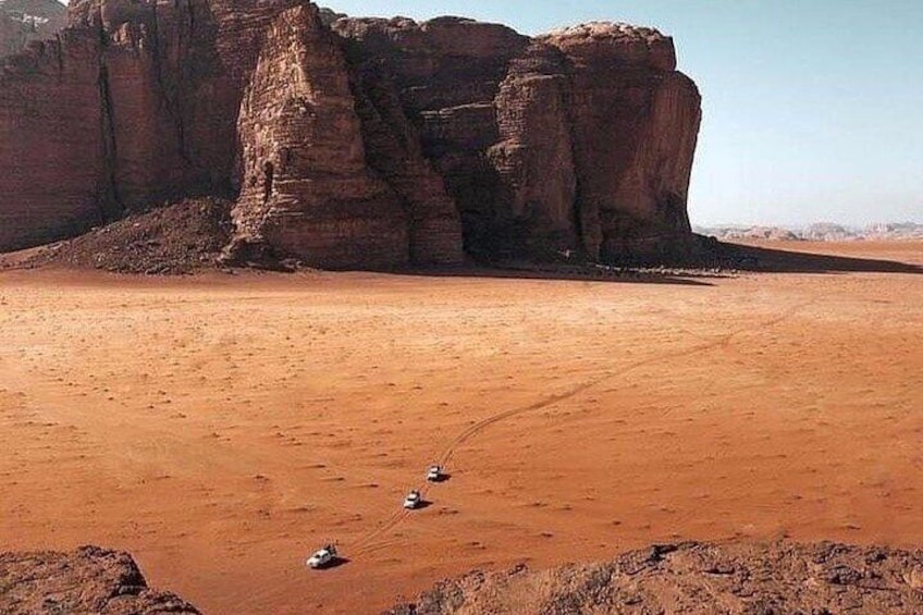 Private Full-Day Jeep Tour in Wadi Rum with Overnight Stay