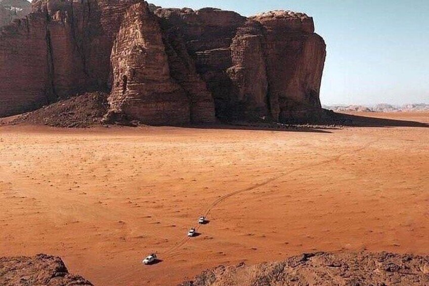 Private Full-Day Jeep Tour in Wadi Rum with Overnight Stay