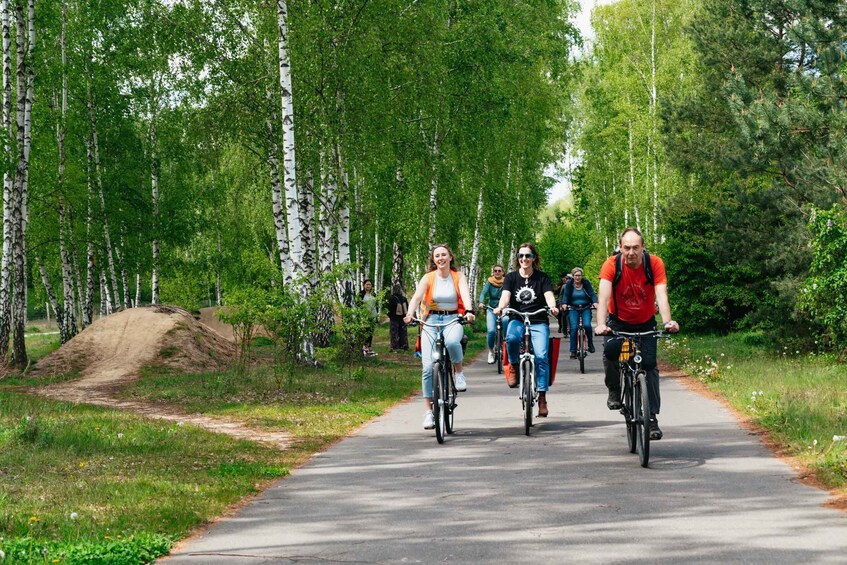 Picture 9 for Activity Berlin: Guided City Bike Tour