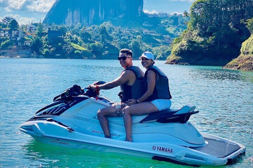 Jet ski in Guatapé Antioquia