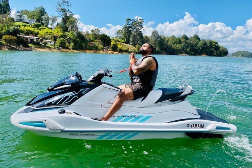 Jet ski in Guatapé Antioquia