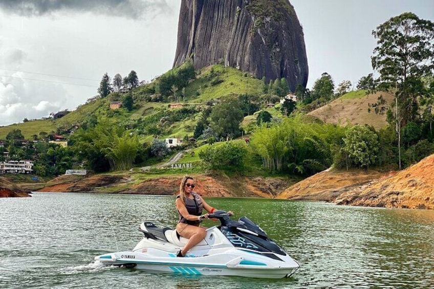 Jet ski in Guatapé Antioquia