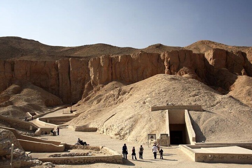 Trip To Luxor From Cairo by Flight (King Tut Tomb) Included