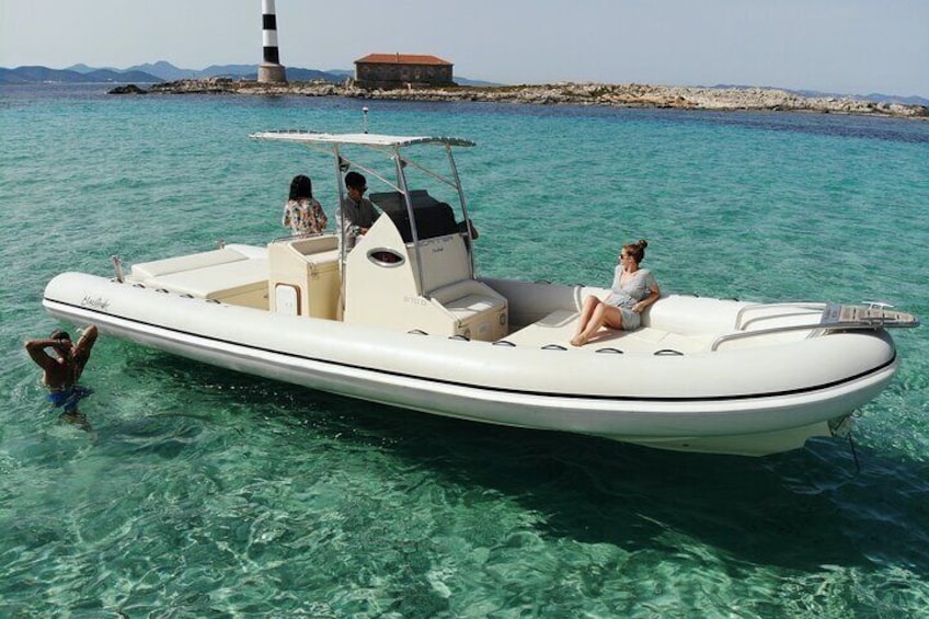 Semi-rigid rental 9 meters for 11 people Ibiza-Formentera