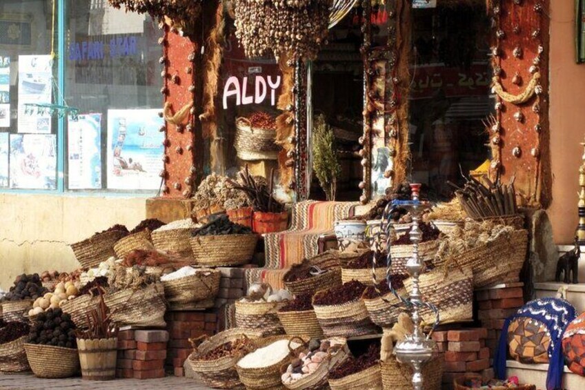 Private City Tour and Shop at Old Market From Hurghada