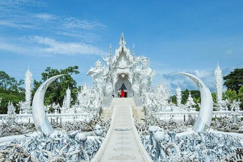 Full Day Tour in Chiang Rai White Temple and Golden Triangle 