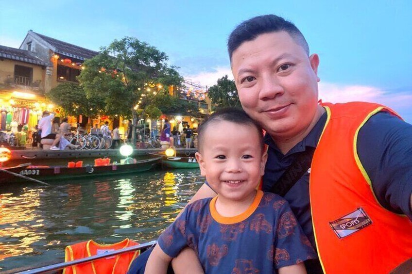Private Boat Ride, Night Market, and Walking Tour in Hoi An