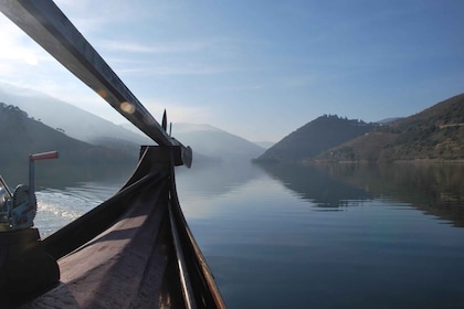 Pinhão: tour privado en barco Rabelo por el río Duero