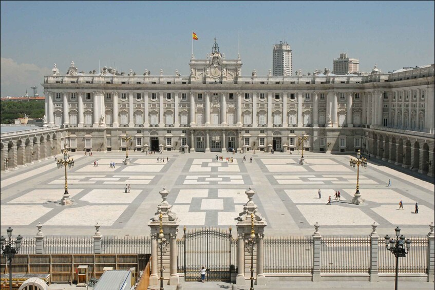 Picture 16 for Activity Madrid: Prado Museum & Royal Palace Private Tour w/ Tickets