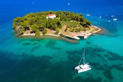 Vanuit Zadar: Privéboottocht op de eilanden Ošljak en Ugljan