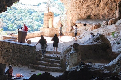 Chania Culinary Tour: Bougatsa Breakfast & Old Town Exploration