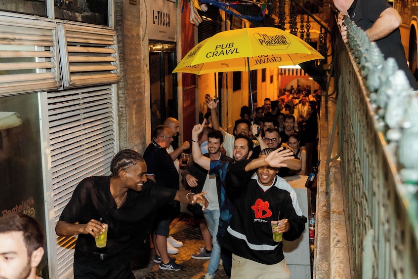 Pink Street Pubcrawl: Experience Lisbon's Nightlife
