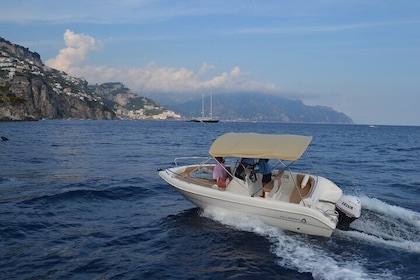 RENT Allegra all 19 open 40 hp WITHOUT LICENSE