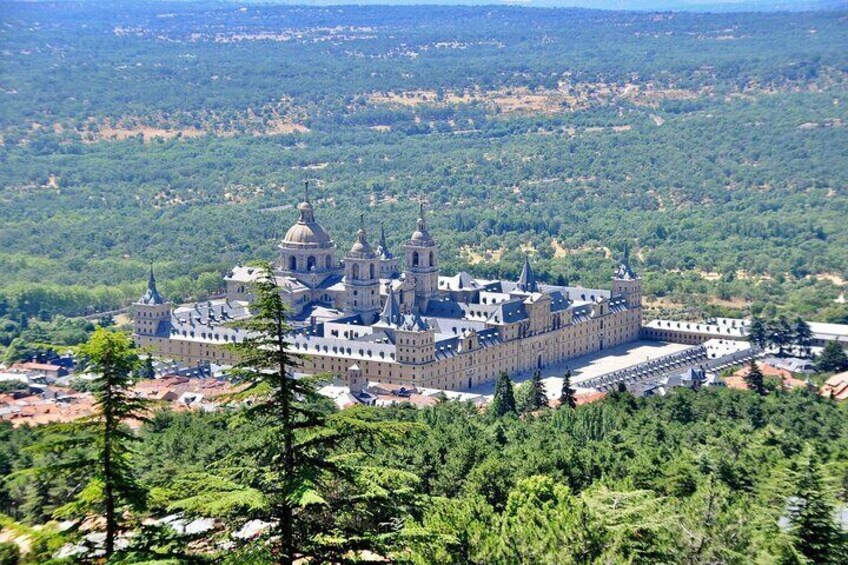 From Madrid: Tour to El Escorial & Valley of the Fallen