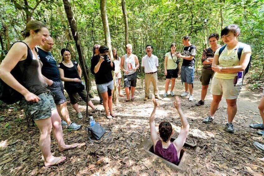 Deluxe Full Day Tour: Cu Chi Tunnels and Mekong Delta