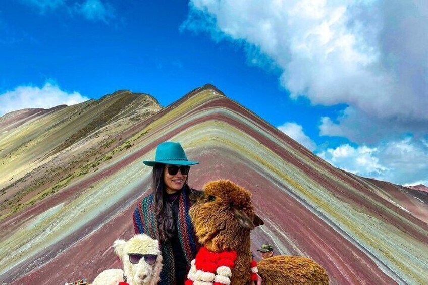 Montaña de Colores con llamas.