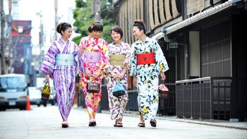 Sightseeing Day with Kimono Rental Package