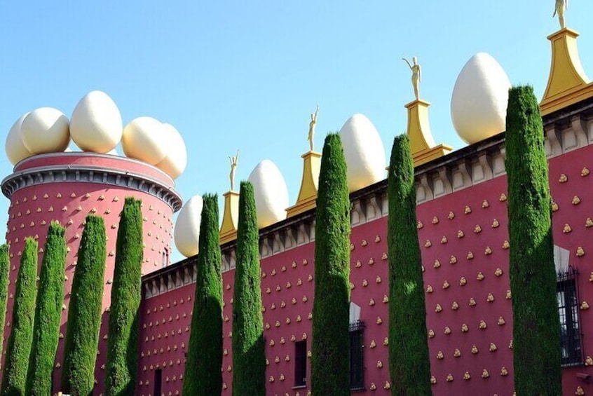 Exterior del Museo-Teatro Dalí