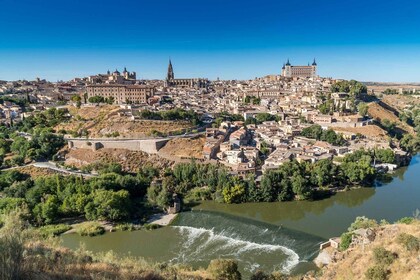 Toledo: Visita Privada a Pie con 7 Entradas a Monumentos