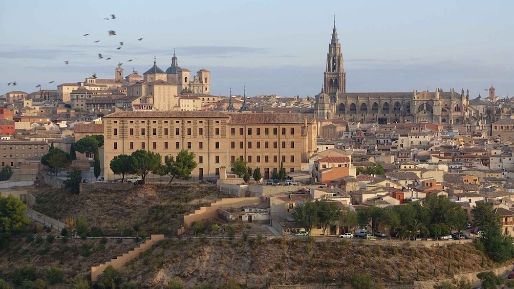 Picture 16 for Activity Toledo: Private Walking Tour with 7 Monument Tickets