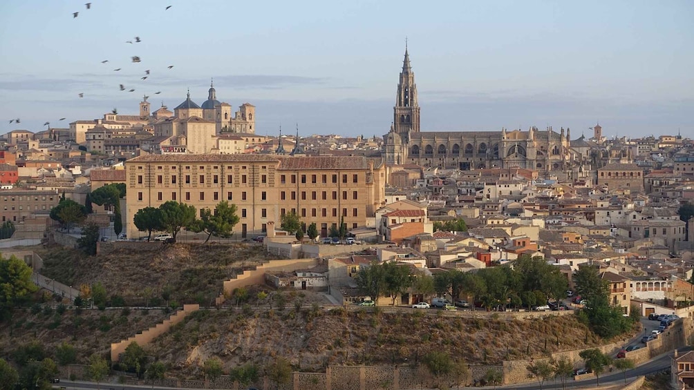Picture 16 for Activity Toledo: Private Walking Tour with 7 Monument Tickets