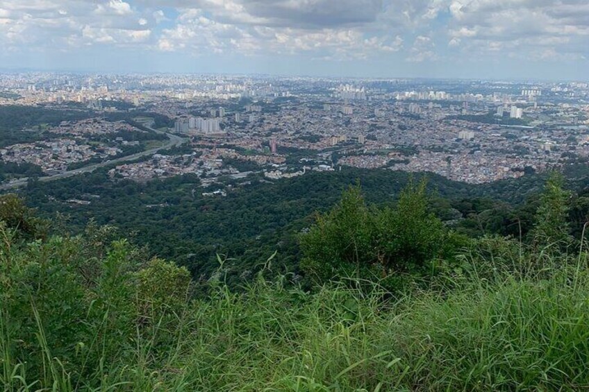 Trail to the highest peak in São Paulo