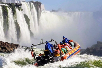 Iguaçu Falls on both sides, Brazil and Argentina, in 1 day