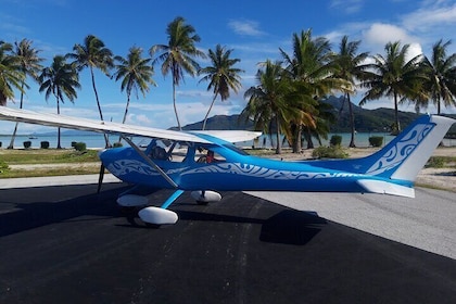 Private flight over Maupiti, the little sister of Bora-Bora