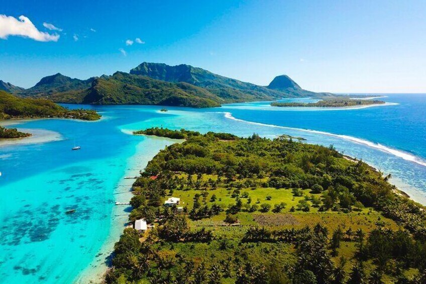 The magnificent lagoons of Huahine