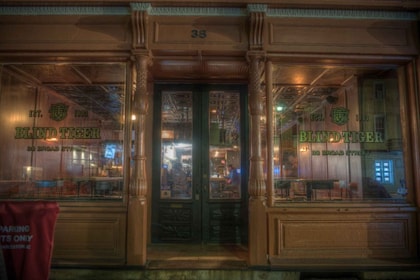 Charleston: Menjelajah Pub dengan Pemandu dan Tur Sejarah Berhantu
