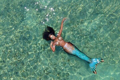 Private Mermaid Dronephotoshoot on Cayman Island with accessories