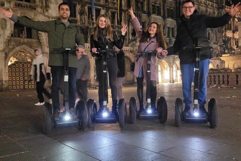 2-Hour Segway Discovery München Night Tour