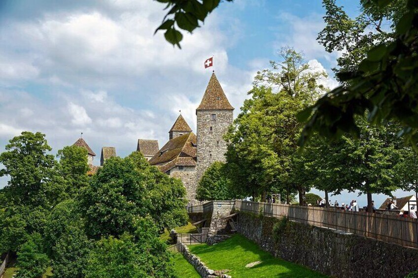 Private Tour From Milan to Zurich With a 2 Hour Stop in Lucerne