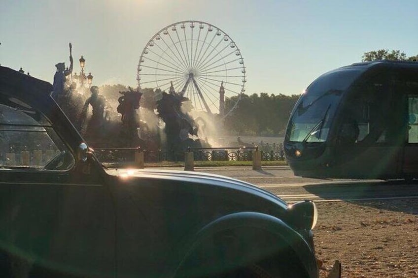 Visit of Bordeaux Unesco in a classic car & delicacies