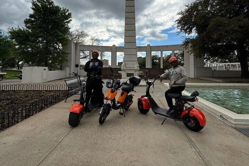 Presidential Dallas: A 2 Hr JFK Assassination Ebike Smart Tour