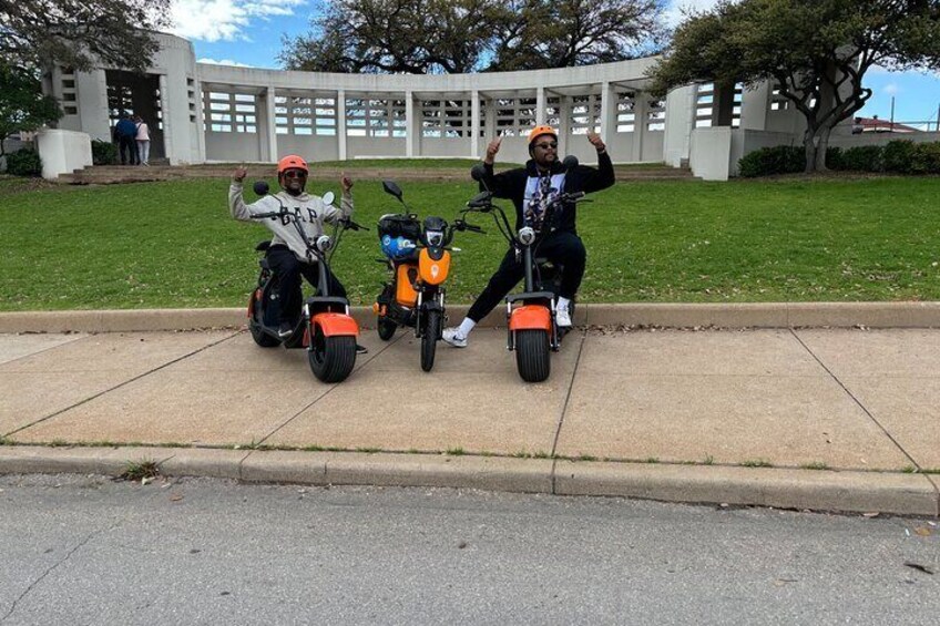 Presidential Dallas: A 2 Hr JFK Assassination Ebike Smart Tour